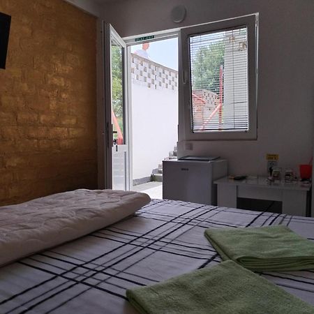Bankers Guest House Veliko Gradiste Bilik gambar