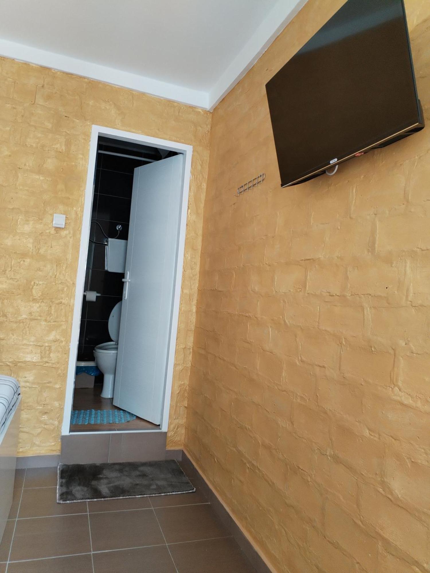 Bankers Guest House Veliko Gradiste Bilik gambar
