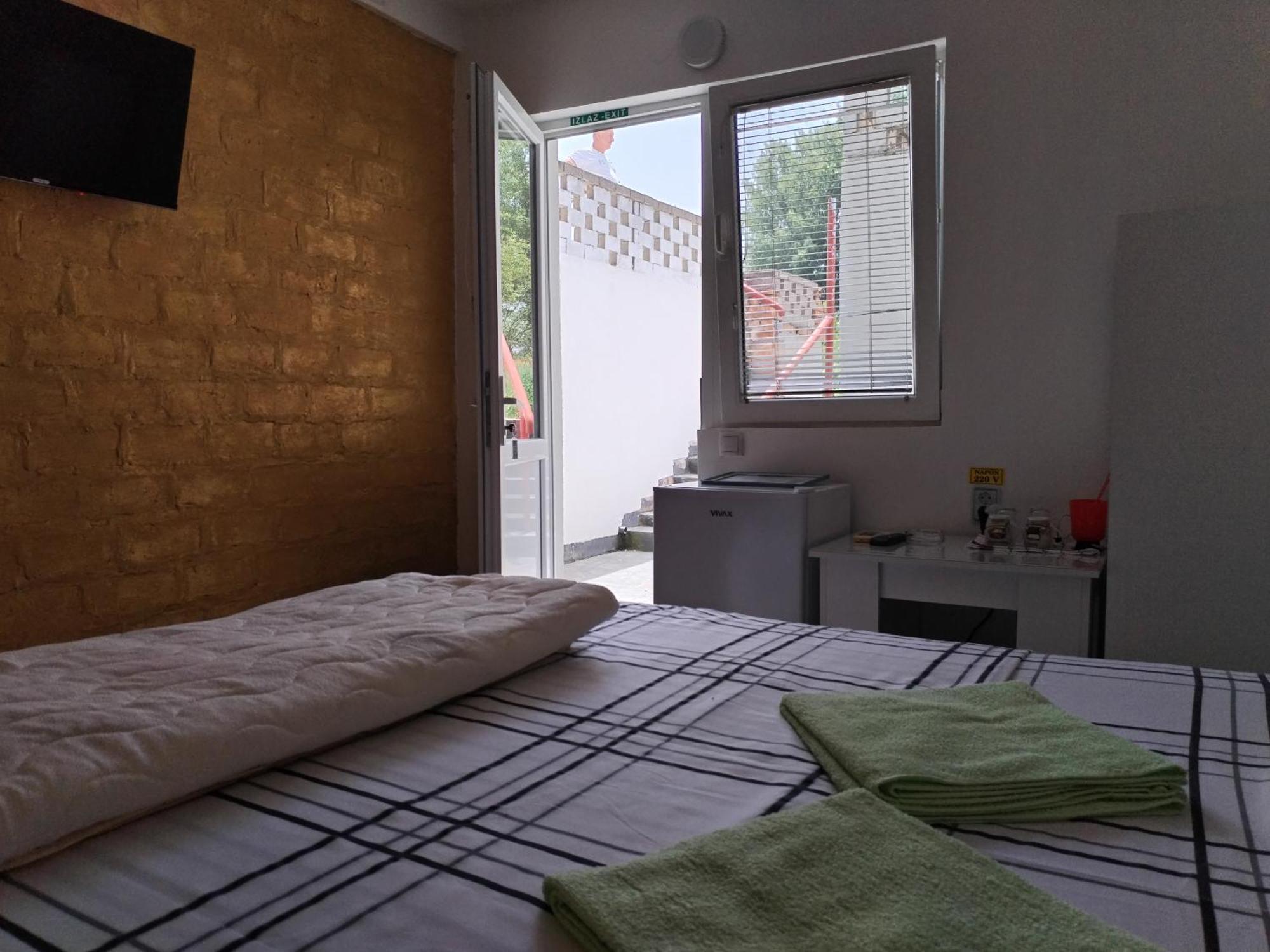 Bankers Guest House Veliko Gradiste Bilik gambar